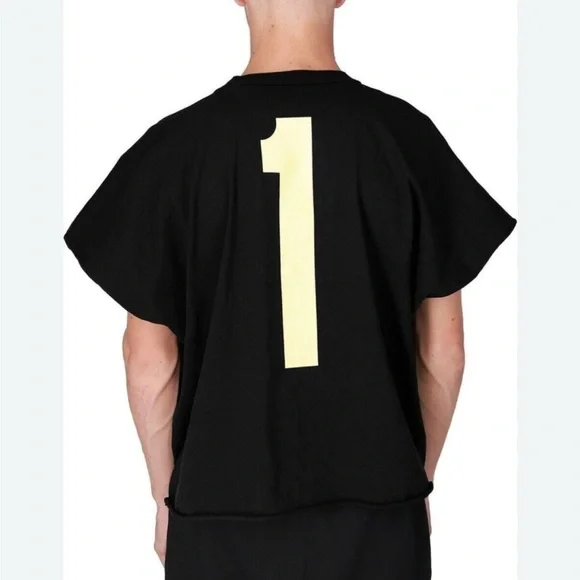 YZY One Box T - size 2 - Picture 1 of 5